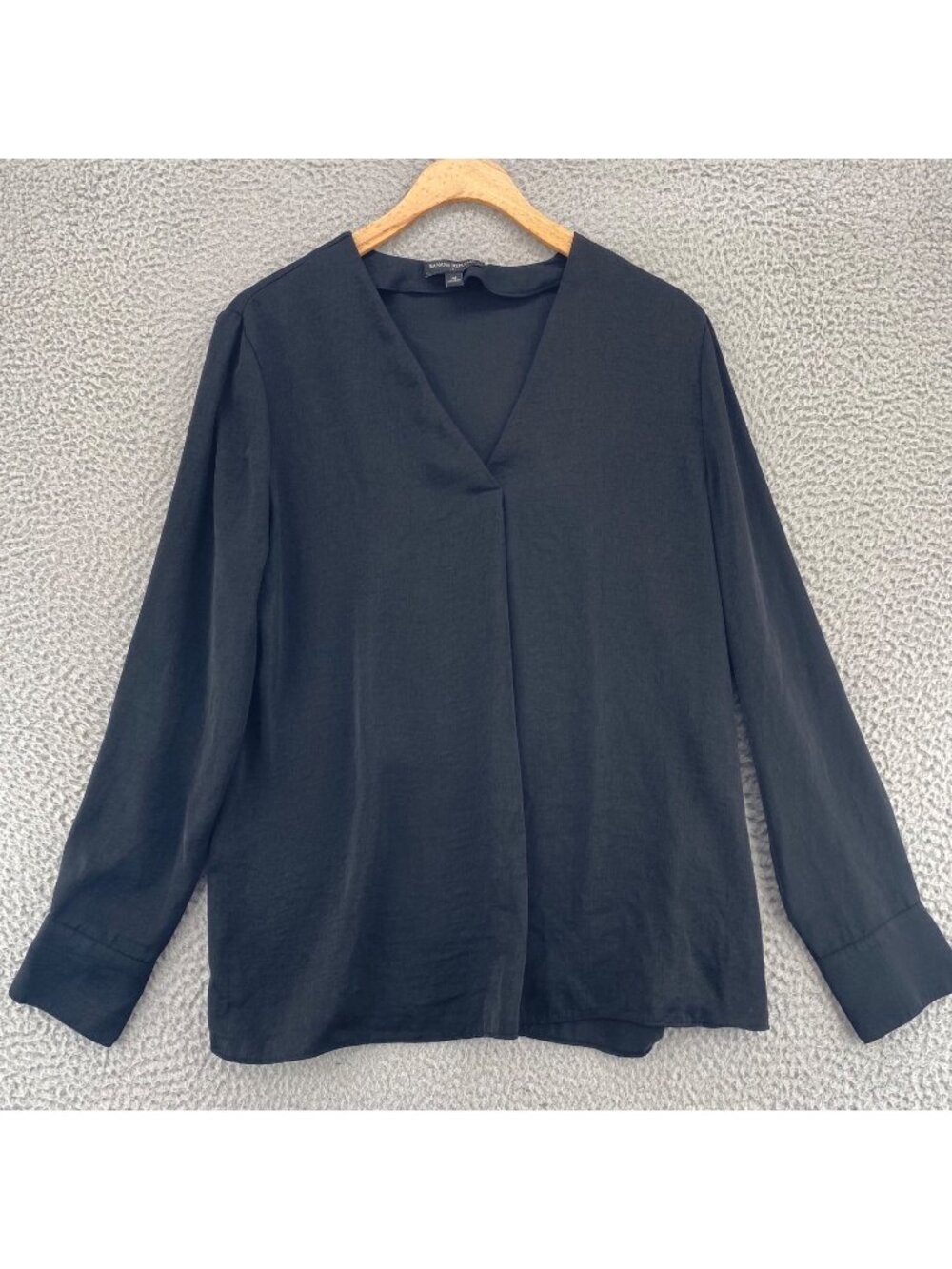 Banana Republic Top Womens Medium Black Long Sleeve Shirt Pleated V Neck Tunic